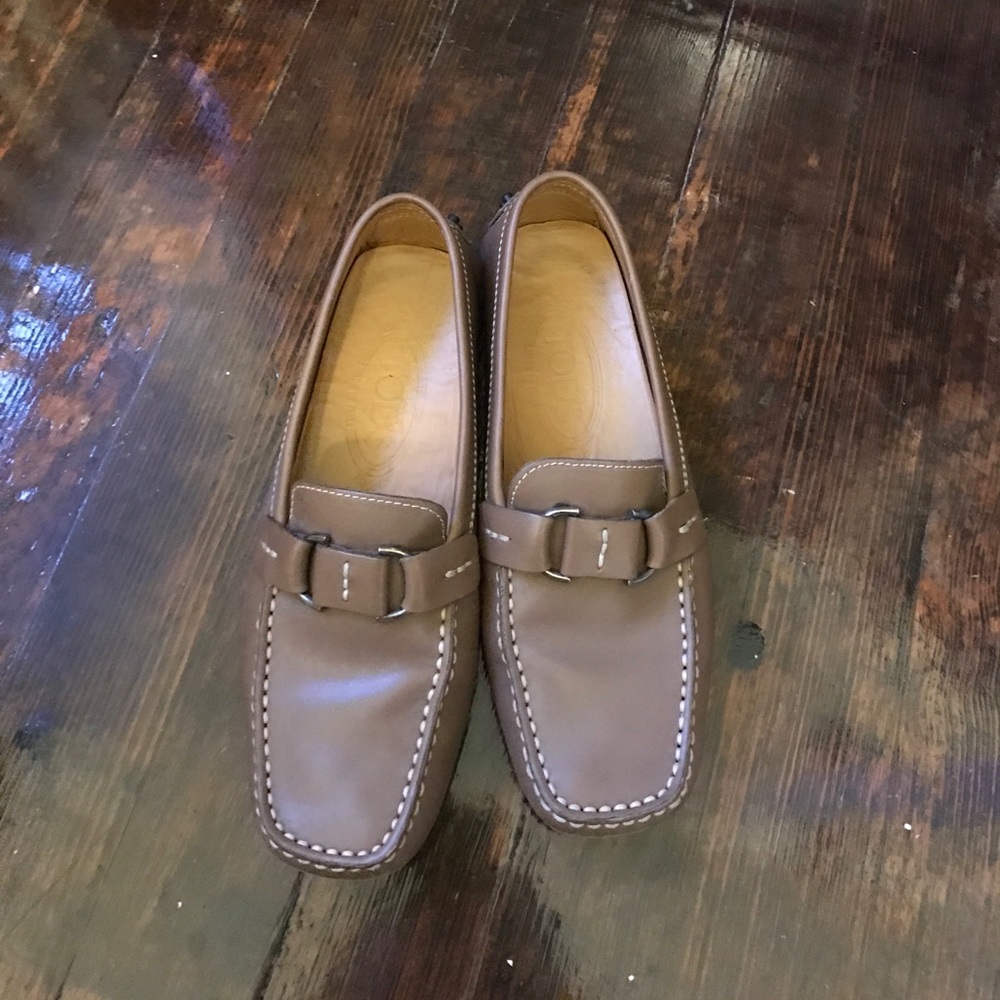 Tod's loafer size 6
